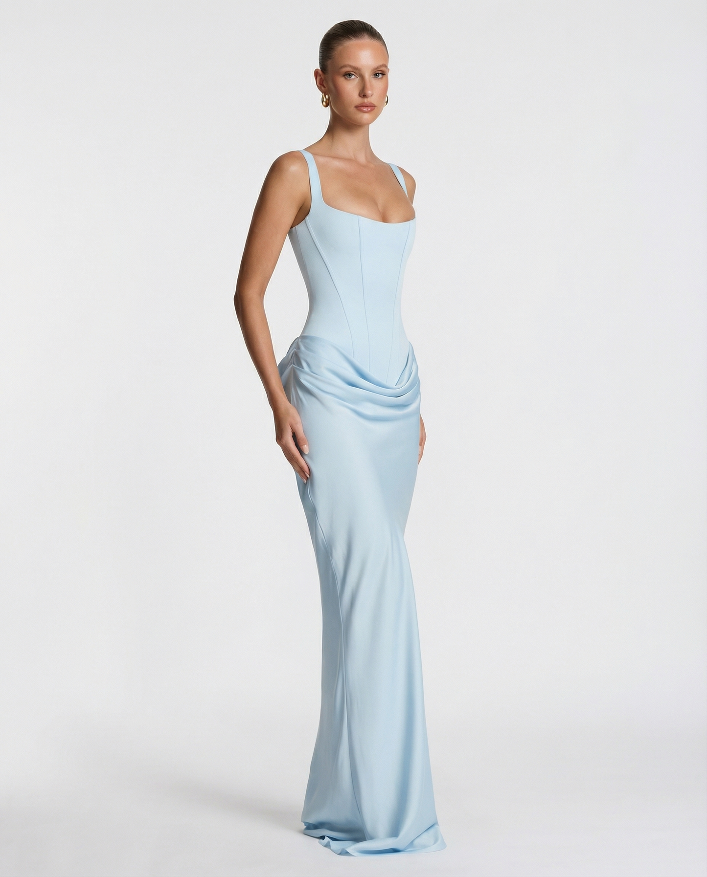 Sukienka maxi Eva Hourglass w kolorze jasnoniebieskim